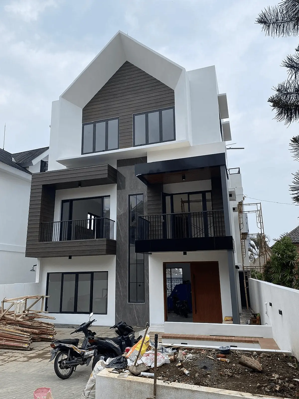 Pembangunan Rumah 3 Lantai